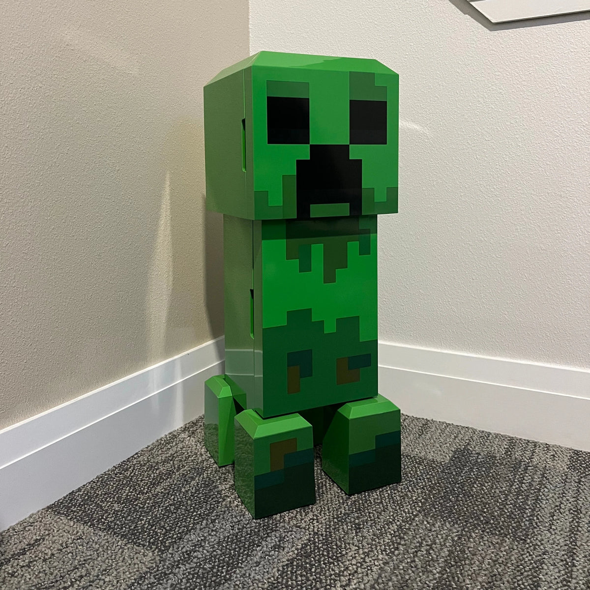 Mini Nevera Creeper Minecraft – 8 L Iluminación LED