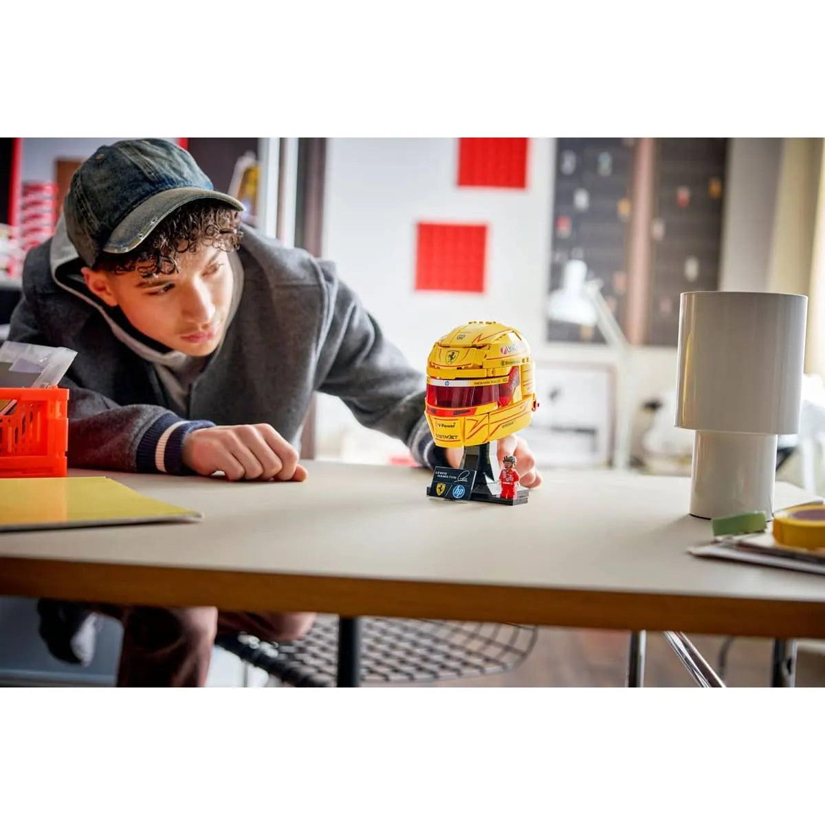 LEGO Scuderia Ferrari HP: Casco de Lewis Hamilton