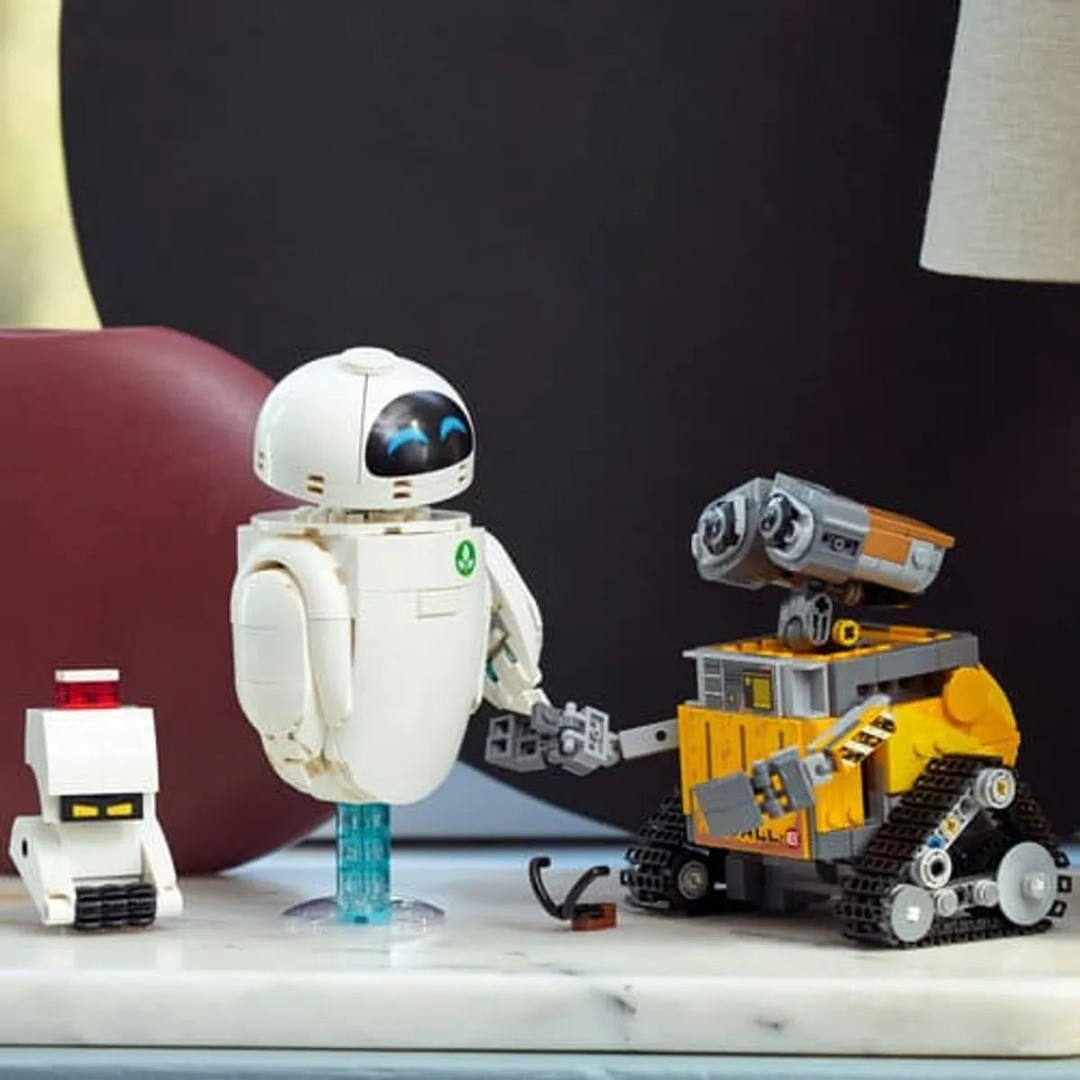 LEGO Disney Pixar WALL-E y EVE – Set para Adultos de 811 Piezas