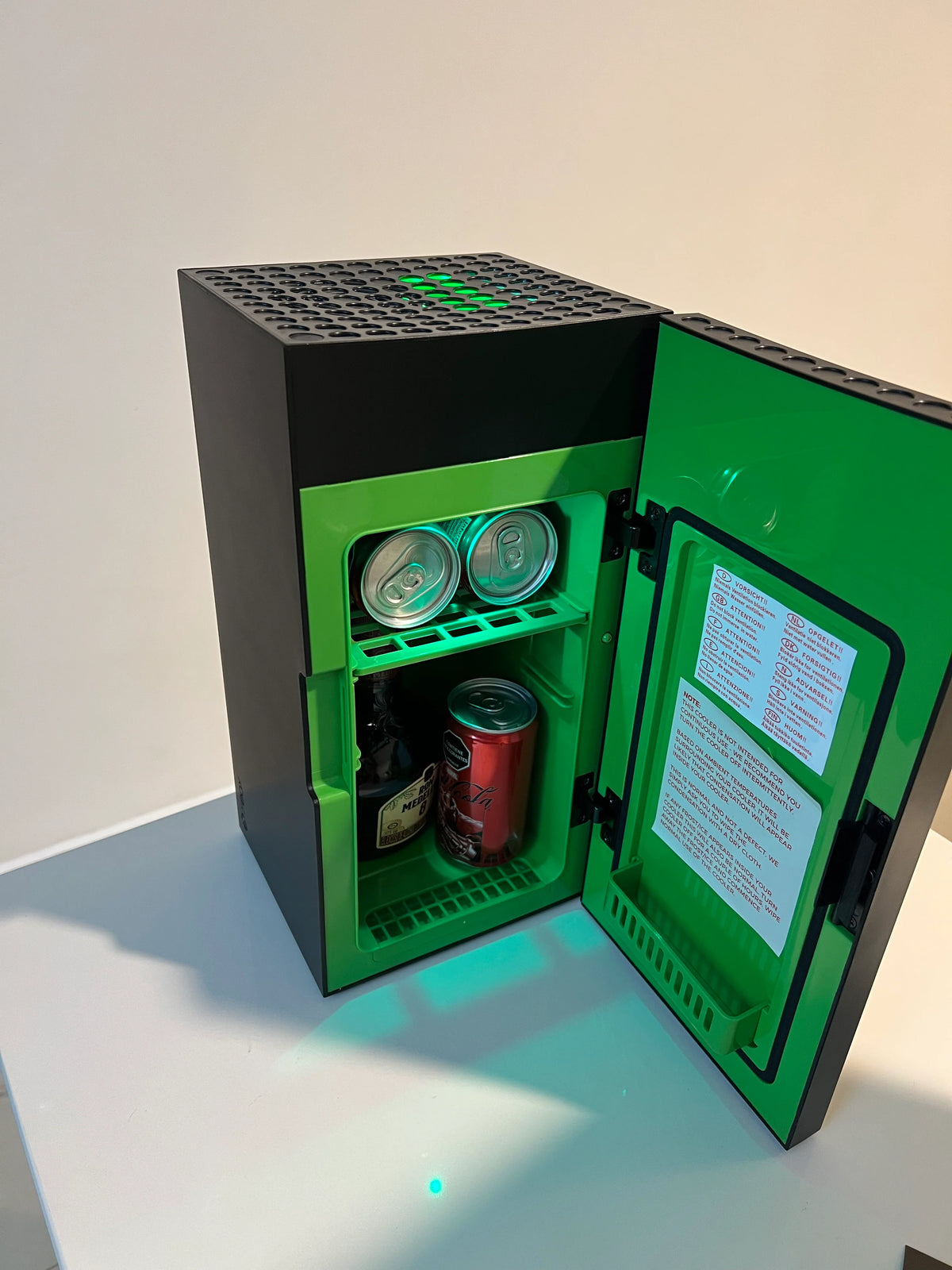 Mini Heladera Xbox – 8 Latas + Estante para Snacks